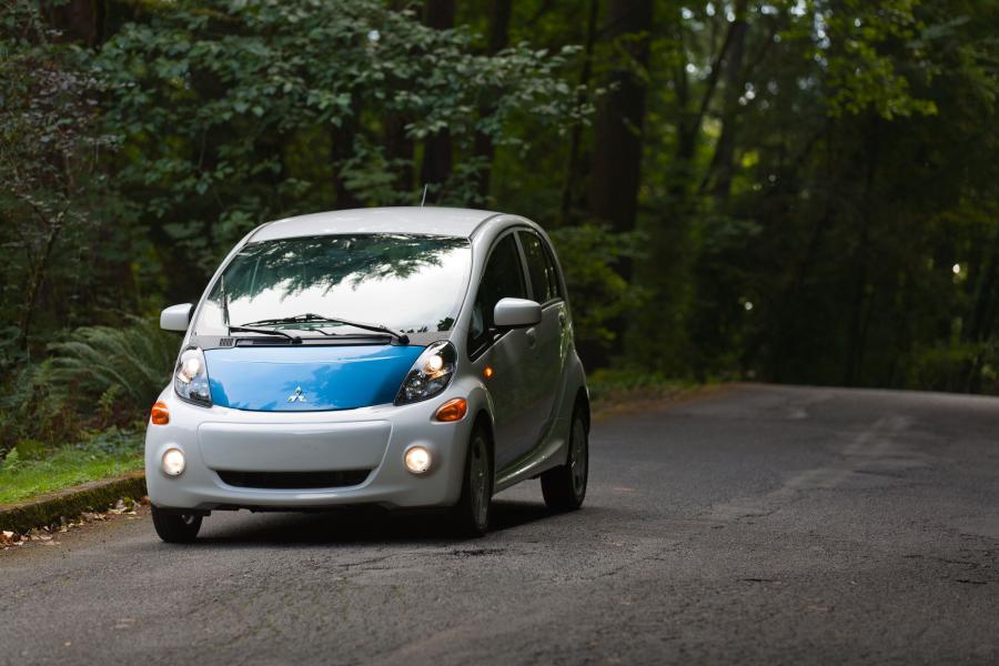  Mitsubishi i-MiEV 2012 года  (US) (фото 133 из 234)